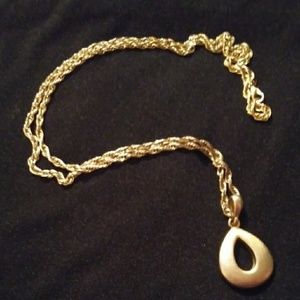 Long chain necklace/with pendant